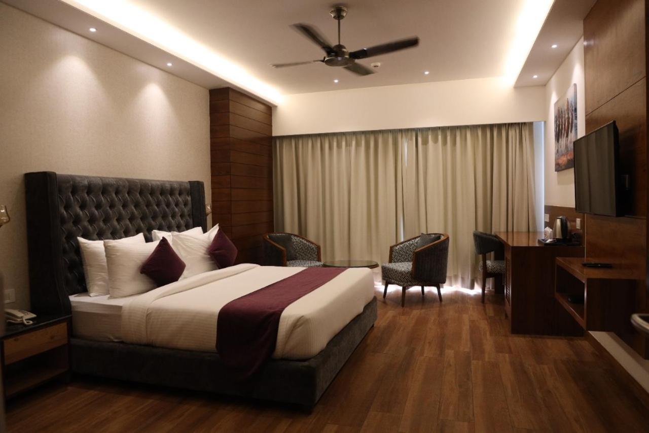 Western Premium Hotel 3*